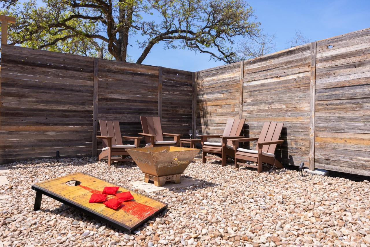 Romantic Tiny Luxury Retreat W Heated Pool, Sauna N Outdoor Shower In Wimberley 10 Acres المظهر الخارجي الصورة