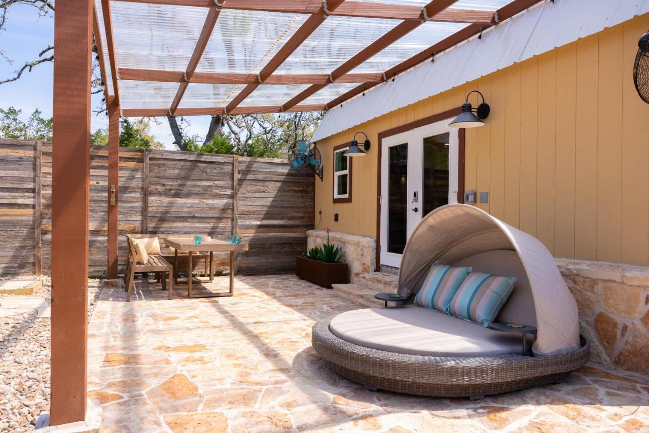 Romantic Tiny Luxury Retreat W Heated Pool, Sauna N Outdoor Shower In Wimberley 10 Acres المظهر الخارجي الصورة
