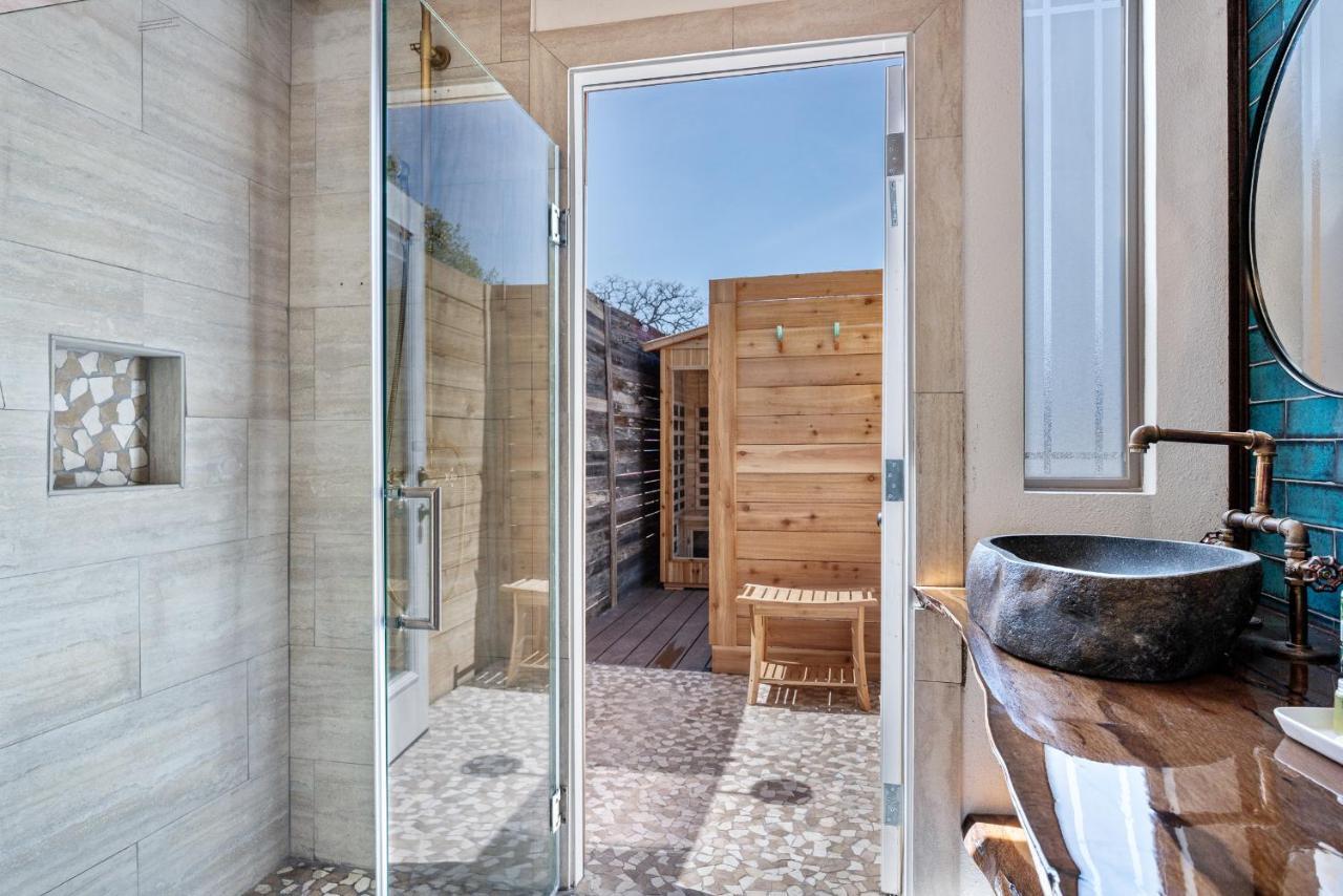 Romantic Tiny Luxury Retreat W Heated Pool, Sauna N Outdoor Shower In Wimberley 10 Acres المظهر الخارجي الصورة