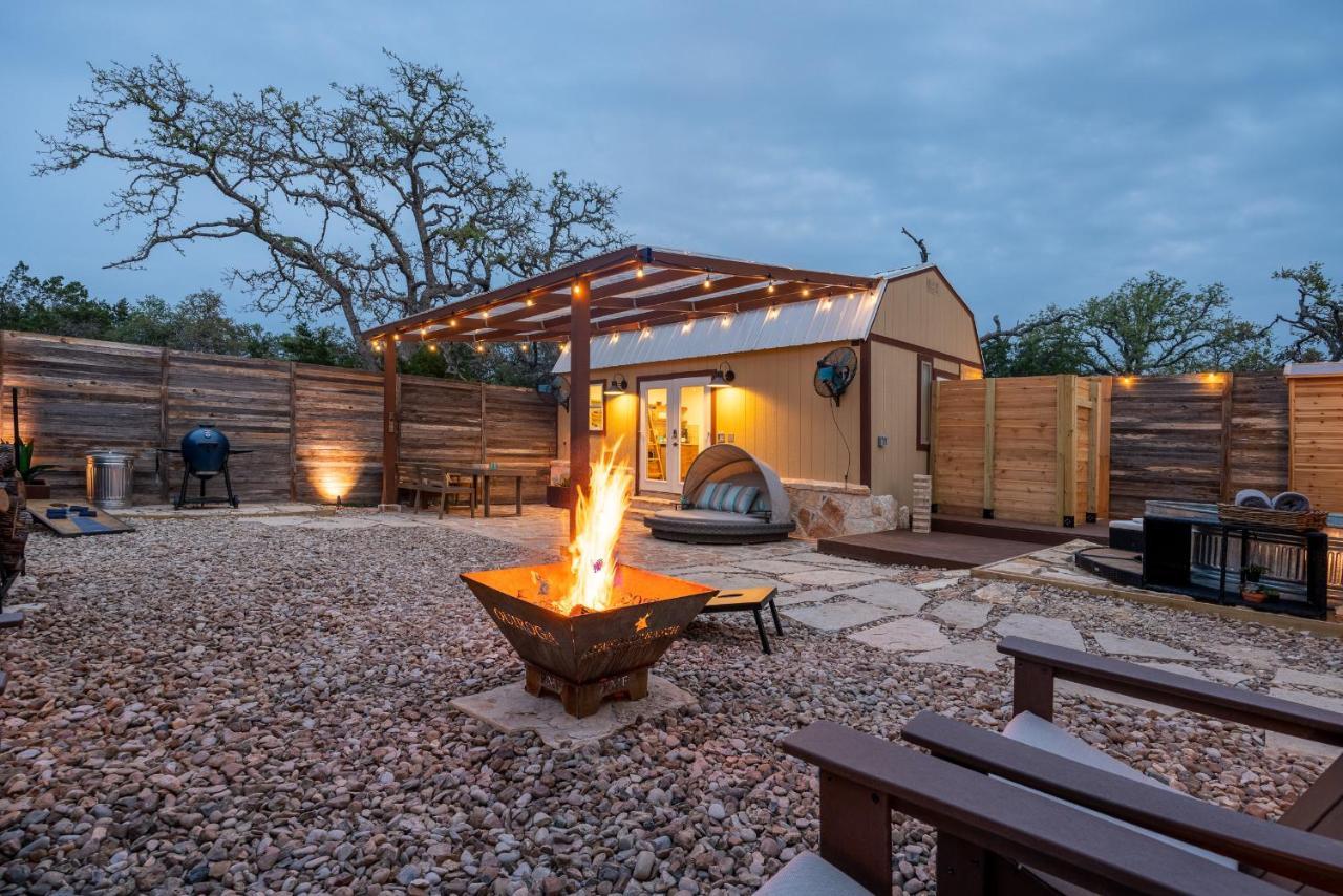 Romantic Tiny Luxury Retreat W Heated Pool, Sauna N Outdoor Shower In Wimberley 10 Acres المظهر الخارجي الصورة